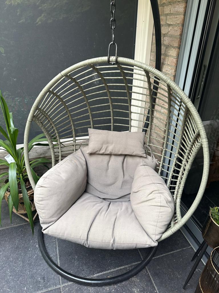 Comfortabele Schommelstoel Nest met Kussen, Tuin en Terras, Ophalen, Gebruikt, Metaal