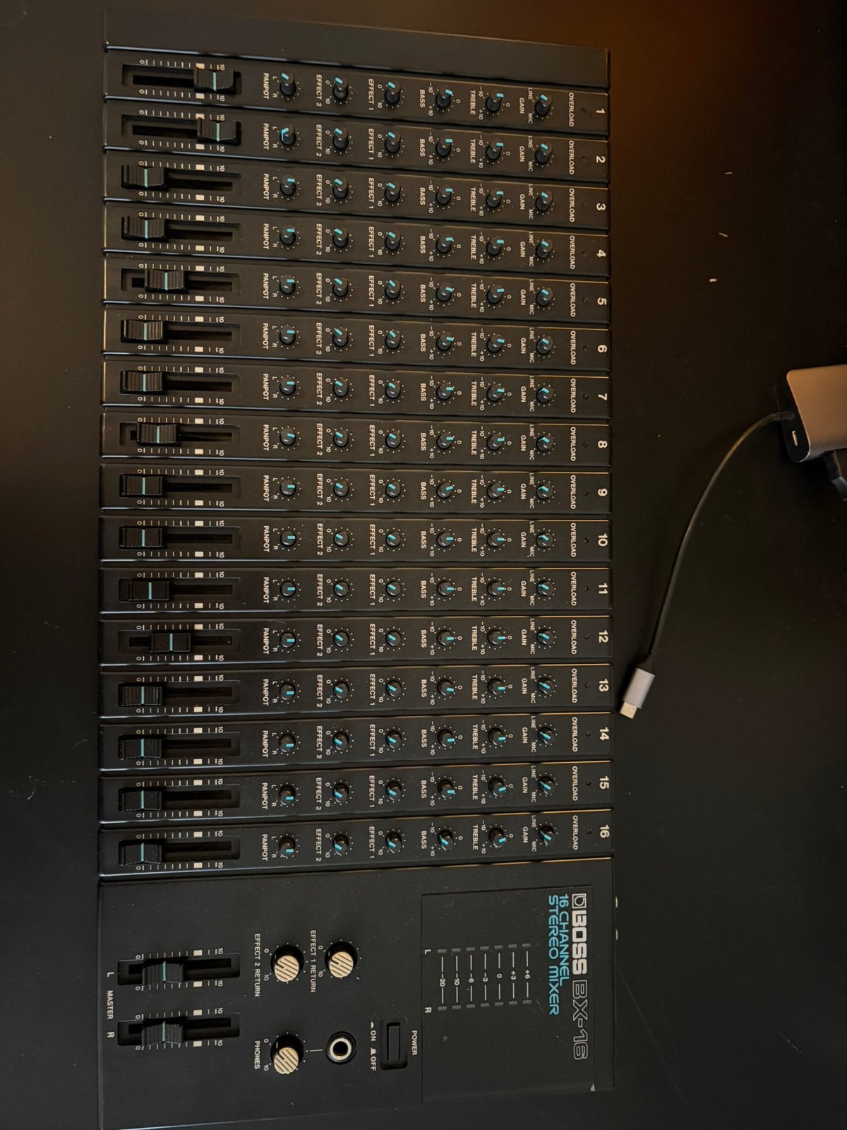Boss BX-16 Mixer, Muziek en Instrumenten, Mengpanelen, Ophalen of Verzenden, Zo goed als nieuw