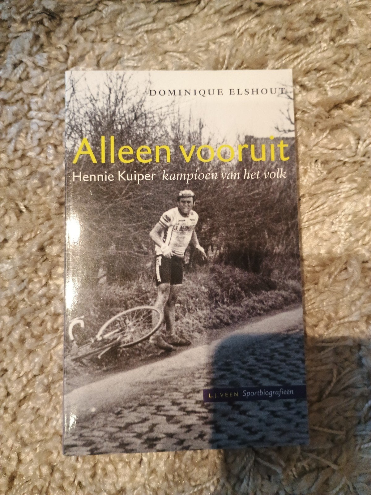 Alleen vooruit: Hennie Kuiper kampioen van het volk, Ophalen, Zo goed als nieuw, Dominique Elshout, Lopen en Fietsen