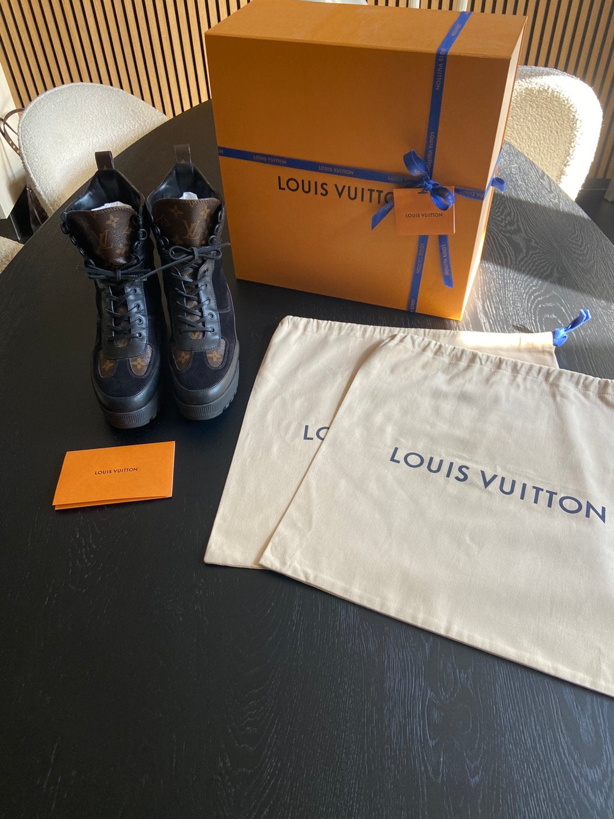 Louis Vuitton laureate desert boots mt 41 full set zgan!, Zwart, Lage of Enkellaarzen, Ophalen of Verzenden, Zo goed als nieuw