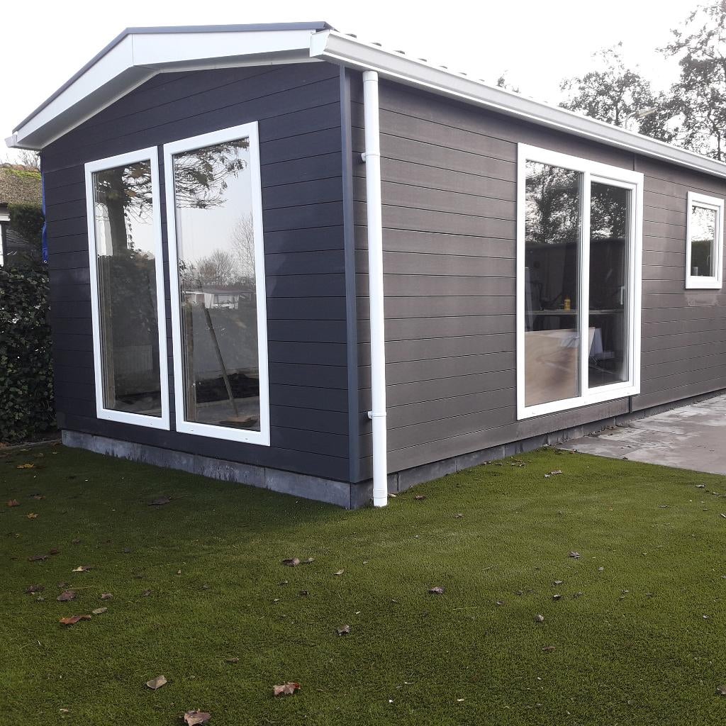 Restpartij zwarte gevelbekleding composiet - 400 cm - 19 m2, Ophalen, Minder dan 25 mm, Zo goed als nieuw, Plank