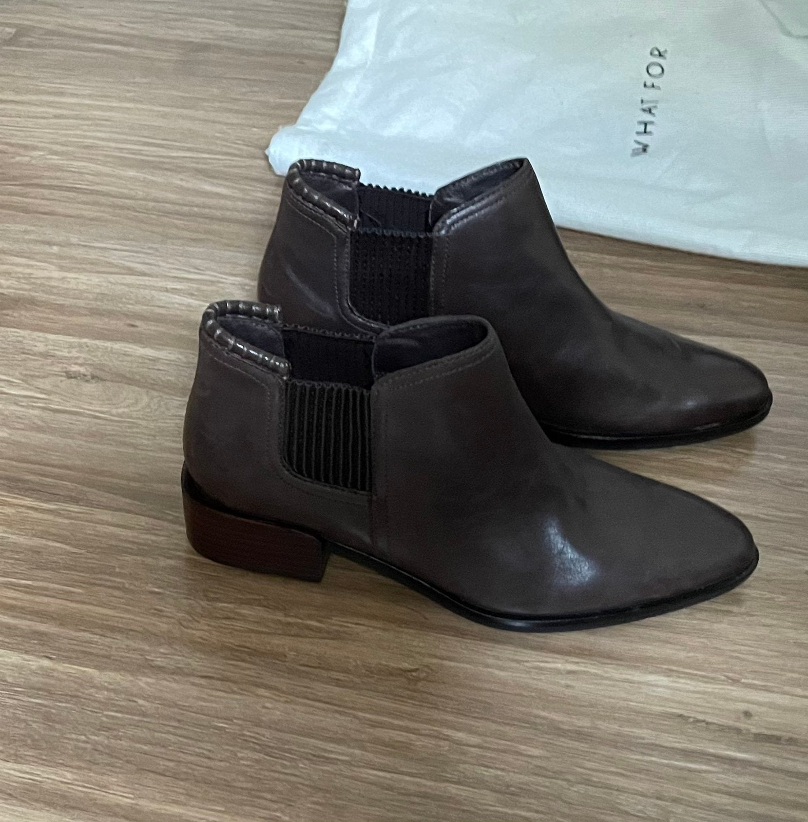 Bruine enkellaarzen what for mt 37, Kleding | Dames, Bruin, Lage of Enkellaarzen, Ophalen of Verzenden, Zo goed als nieuw