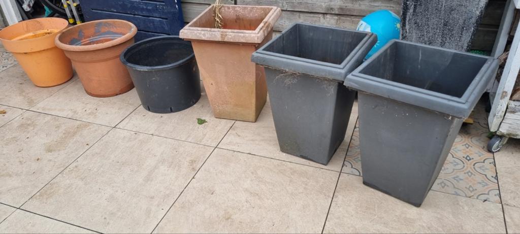 Diverse bloempotten voor buiten kunststof 5 euro per stuk, Ophalen, Kunststof, Gebruikt, Rond