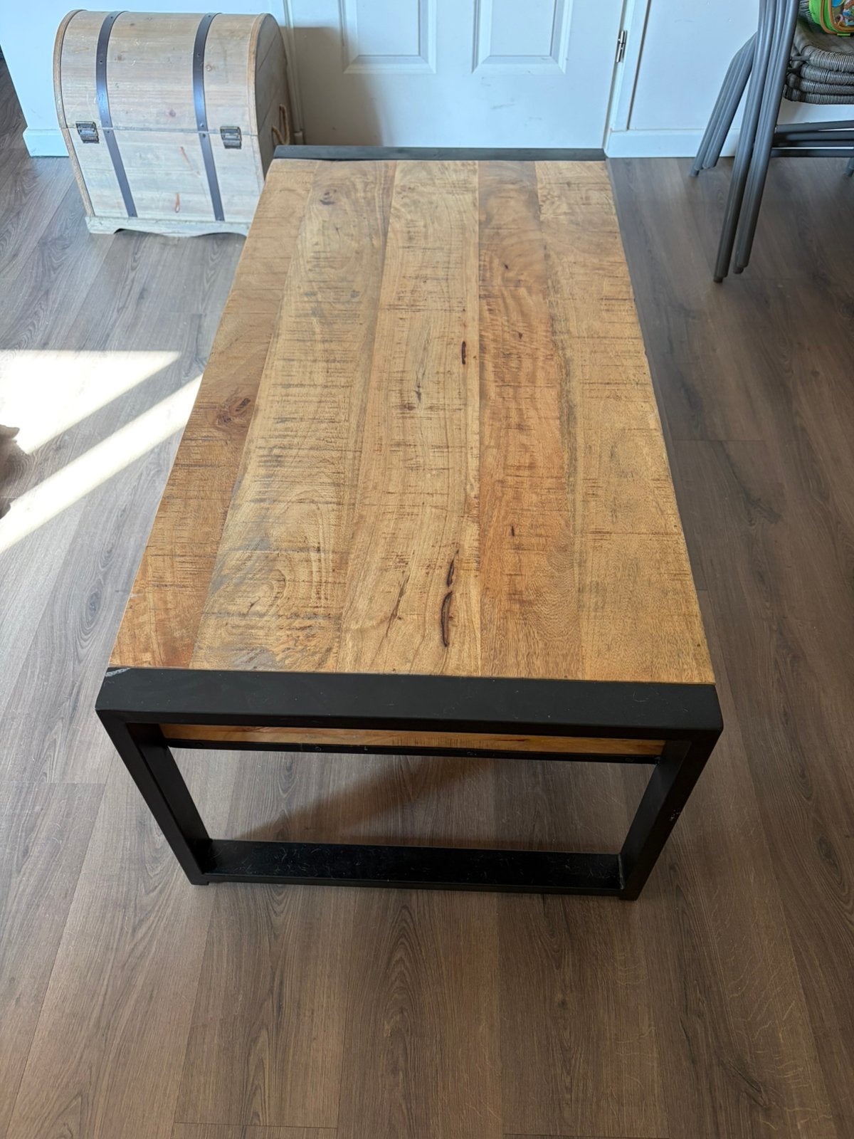 Salon tafel met 2 lades van mangohout, Huis en Inrichting, Tafels | Salontafels, Ophalen, 100 tot 150 cm, 50 tot 100 cm, Zo goed als nieuw