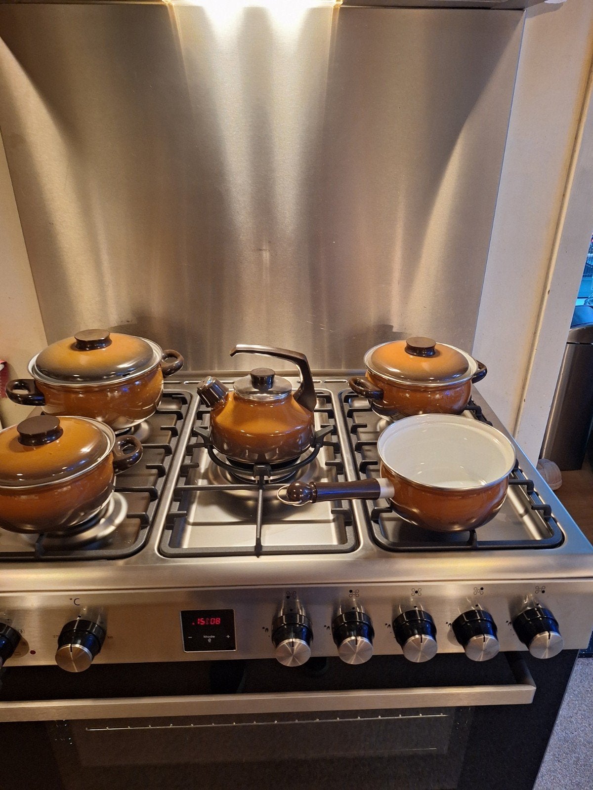 Vintage emaille pannenset met ketel - Bruin/Oranje, Nieuw, Pannenset, Ophalen of Verzenden, Met deksel