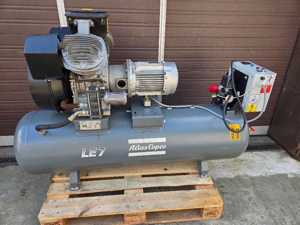 Atlas Copco LE7-10-250 compressor, Doe-het-zelf en Verbouw, Compressors, 10 bar of meer, Ophalen of Verzenden, Minder dan 25 liter