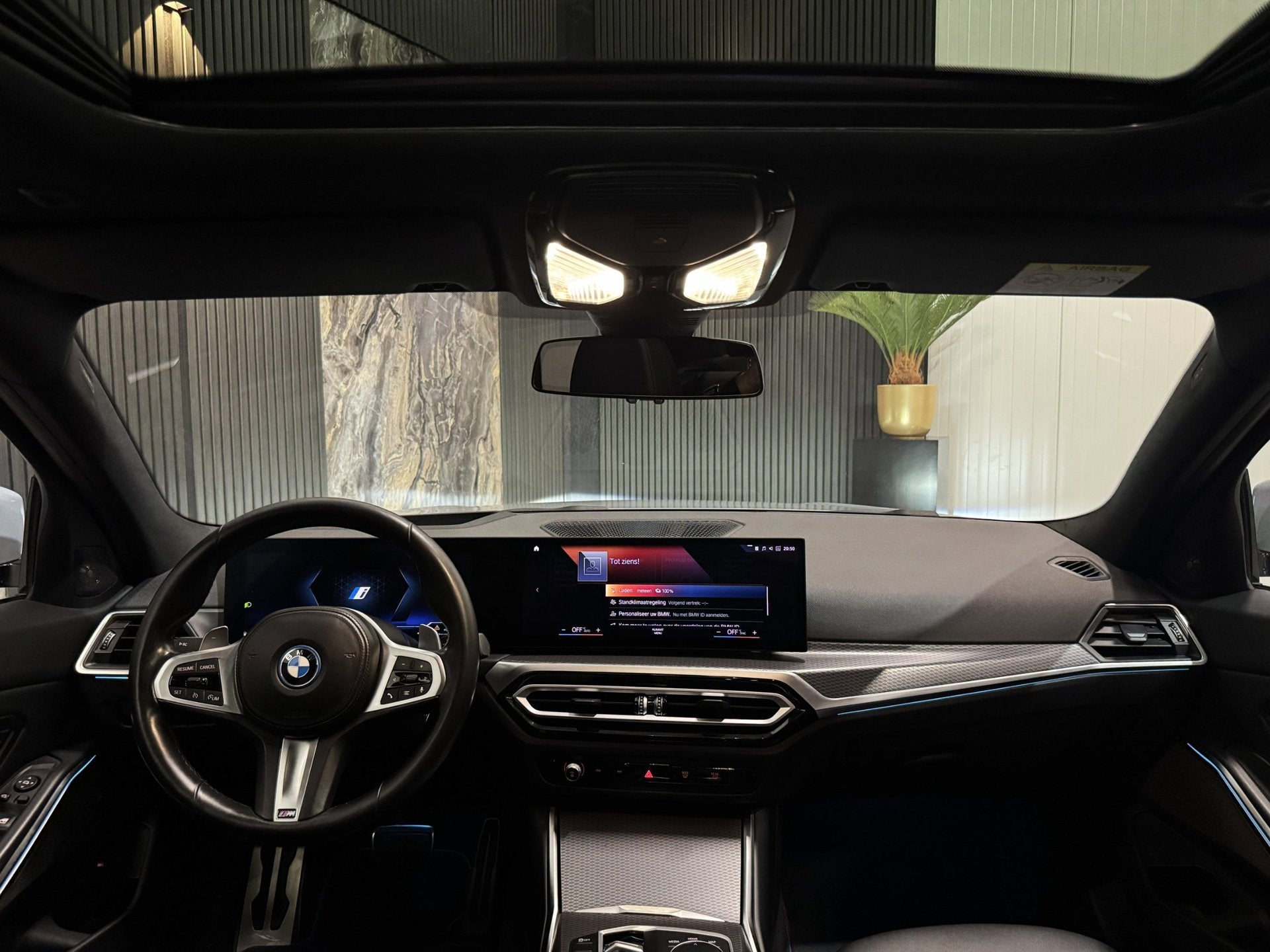 BMW 3-serie 330e M-Performance|PANO|CURVED SCREEN|LASER|HARM, Auto's, Achterwielaandrijving, Gebruikt, 4 cilinders, Bedrijf