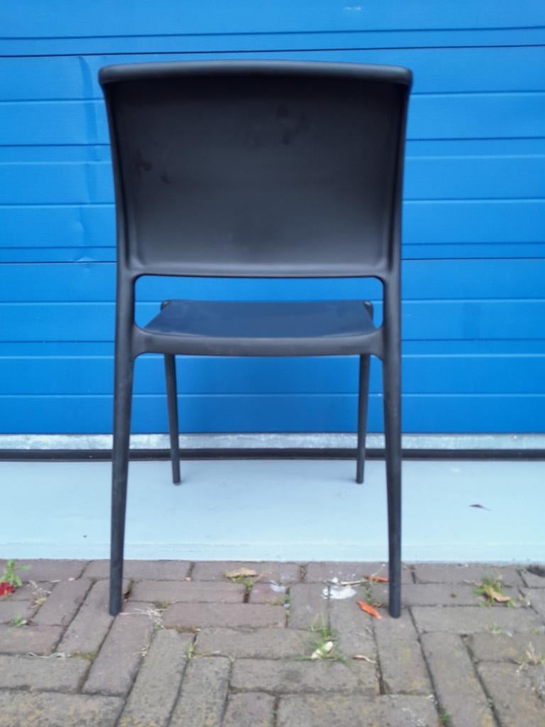 16 ARA stapelstoelen design Jorge Pensi voor Pedrali € 60,00, Ophalen, Kunststof, Gebruikt, Zwart