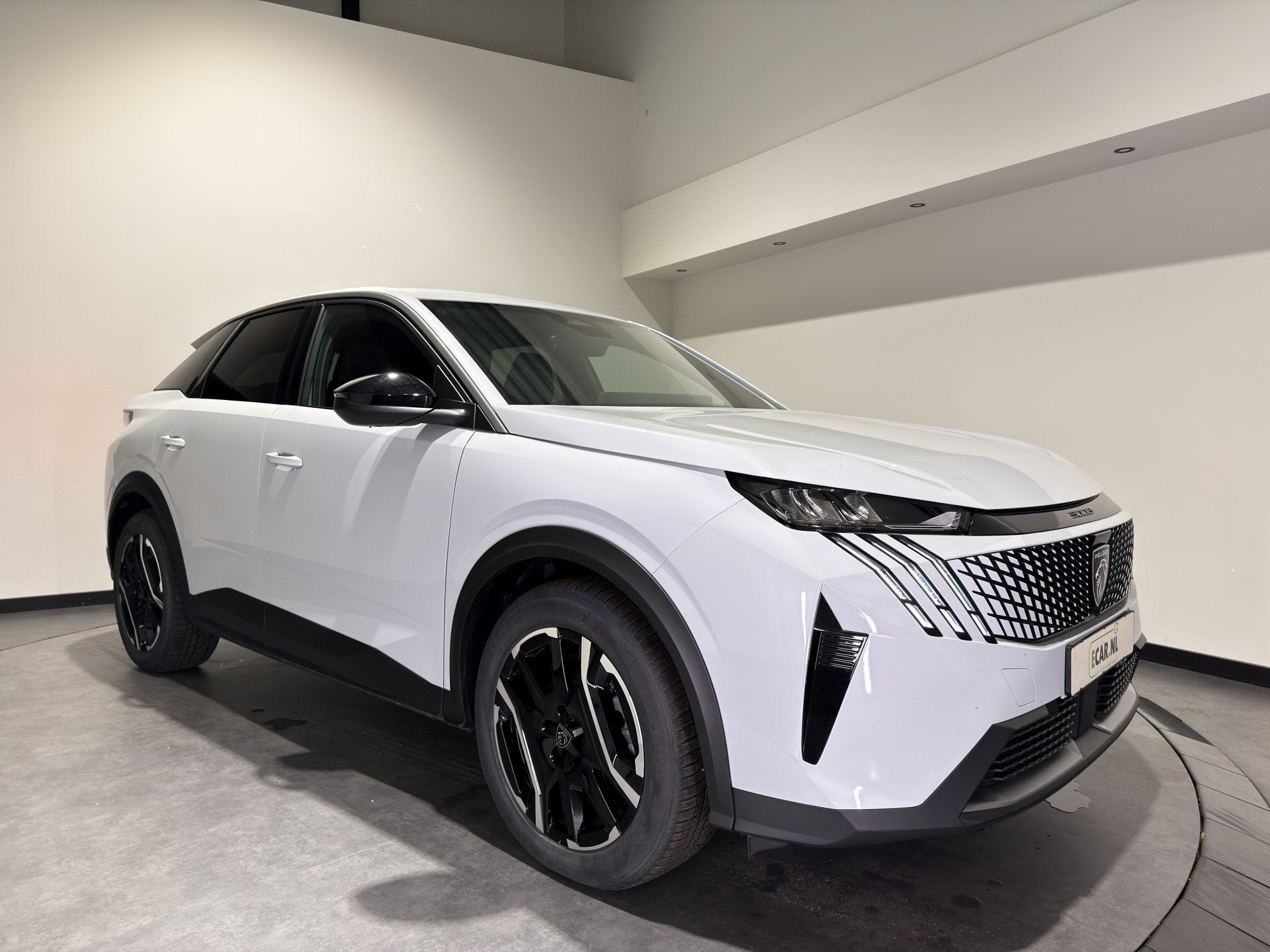 Peugeot E-3008 Allure 73 kWh | Apple Carplay/Android Auto |, 525 km, Stof, Gebruikt, Overige kleuren