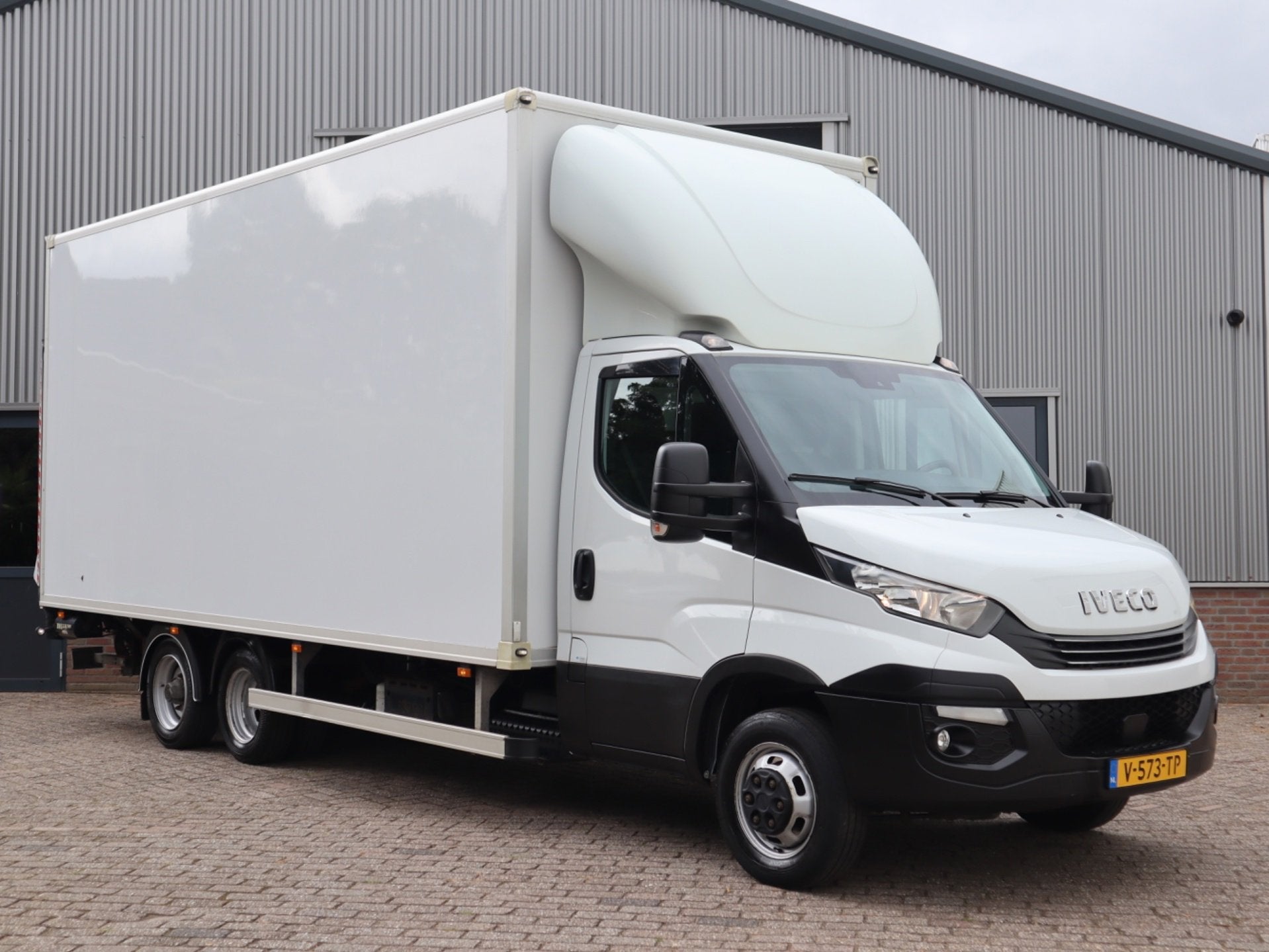 Iveco Daily 50C35 3.0L 180pk Hi-Matic Aut Euro-6 BE-Combi 35, Auto's, Stof, Gebruikt, Euro 6, 4 cilinders