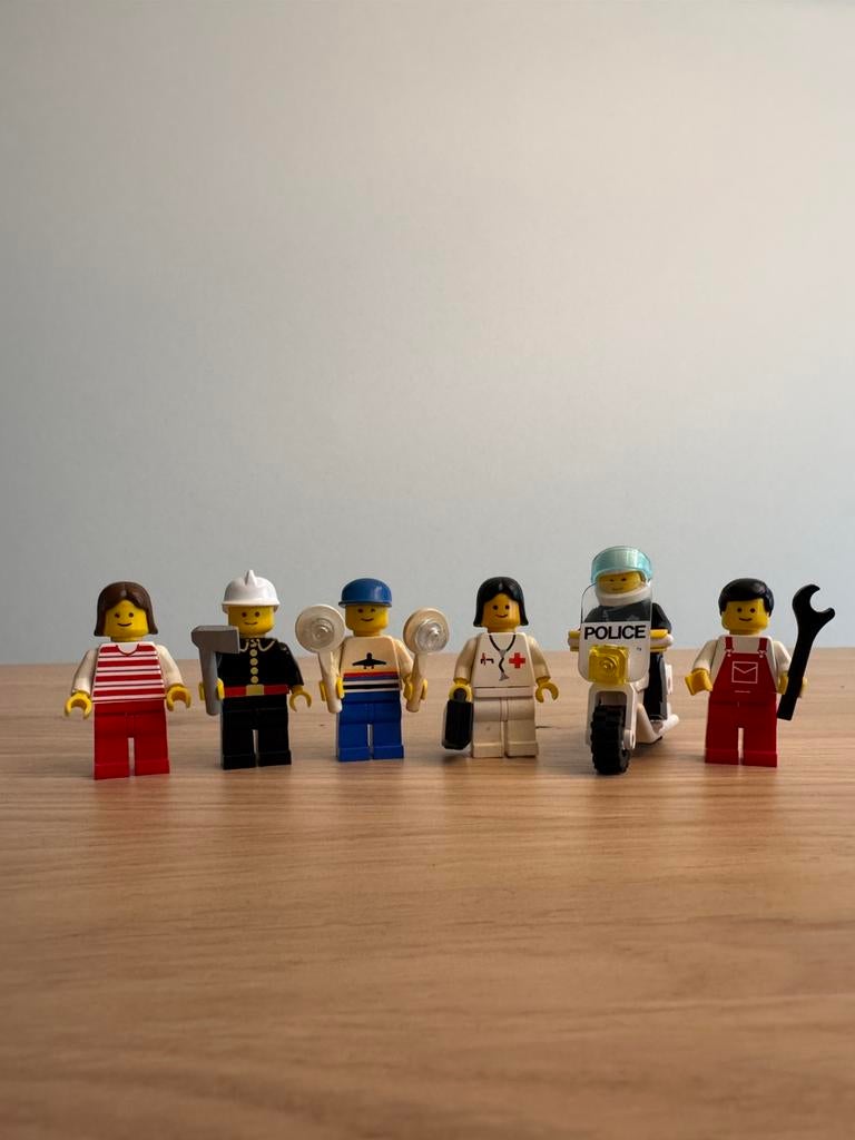 LEGO set 6309-1 Town Mini-Figures, Kinderen en Baby's, Speelgoed | Duplo en Lego, Gebruikt, Lego, Compleet, Ophalen of Verzenden