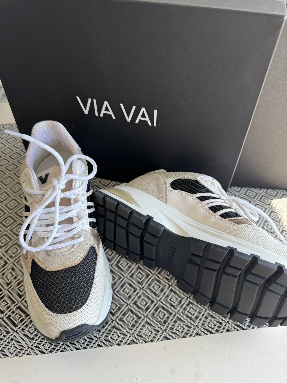 Via Vai Sneakers Liz Dae zwart combi maat 37, Zwart, Ophalen of Verzenden, Sneakers of Gympen, Zo goed als nieuw