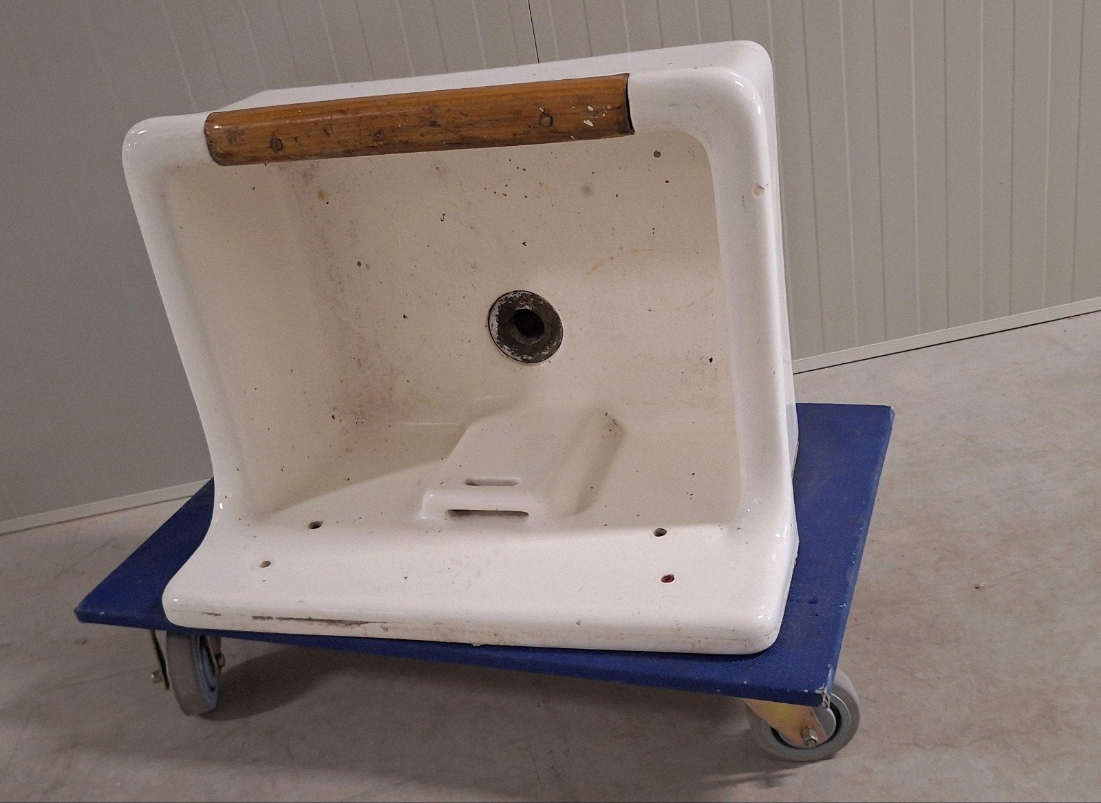 Vintage Wasbak, spoelbak, keramiek 60cm zwaar hout retro, Ophalen, Gebruikt, Wastafel