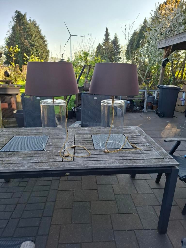 Set van 2 glazen tafellampen met zwarte kappen, 76 cm hoog, Huis en Inrichting, Lampen | Tafellampen, Ophalen, Gebruikt, Glas