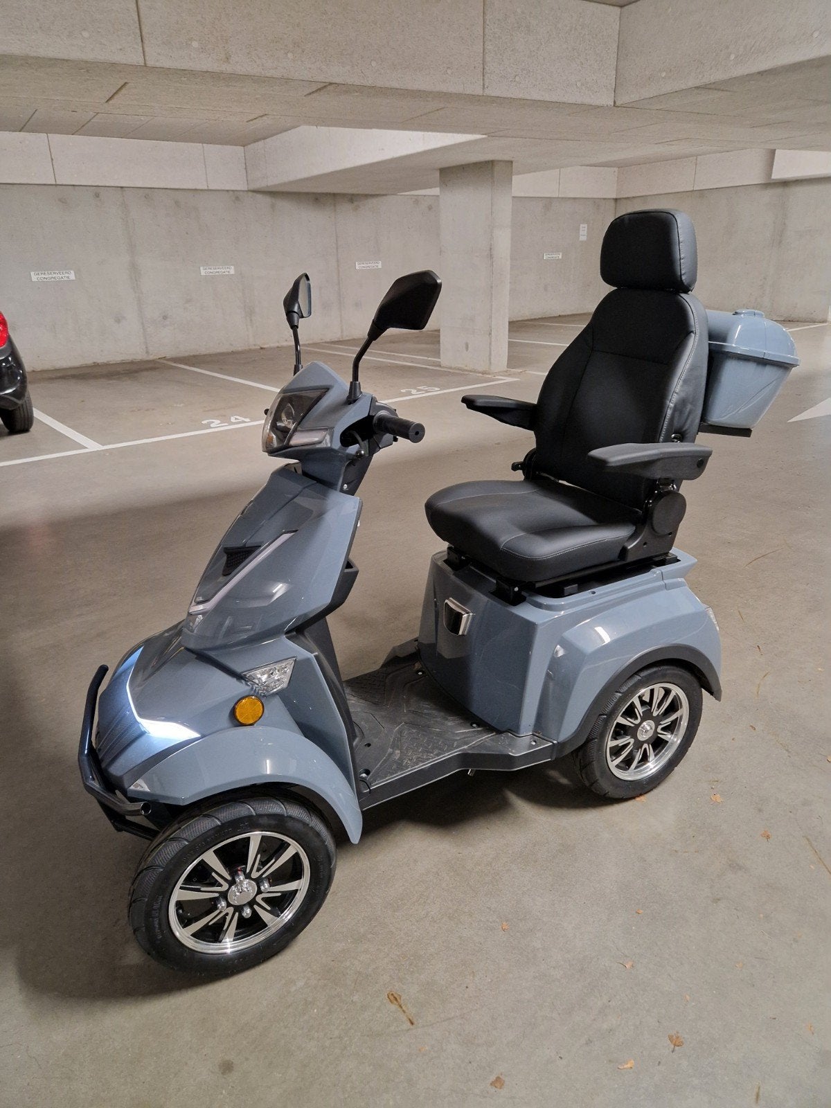 Scootmobiel vigrous Nieuw, Nieuw, 16 km/u of meer, 46 km of meer, Ophalen