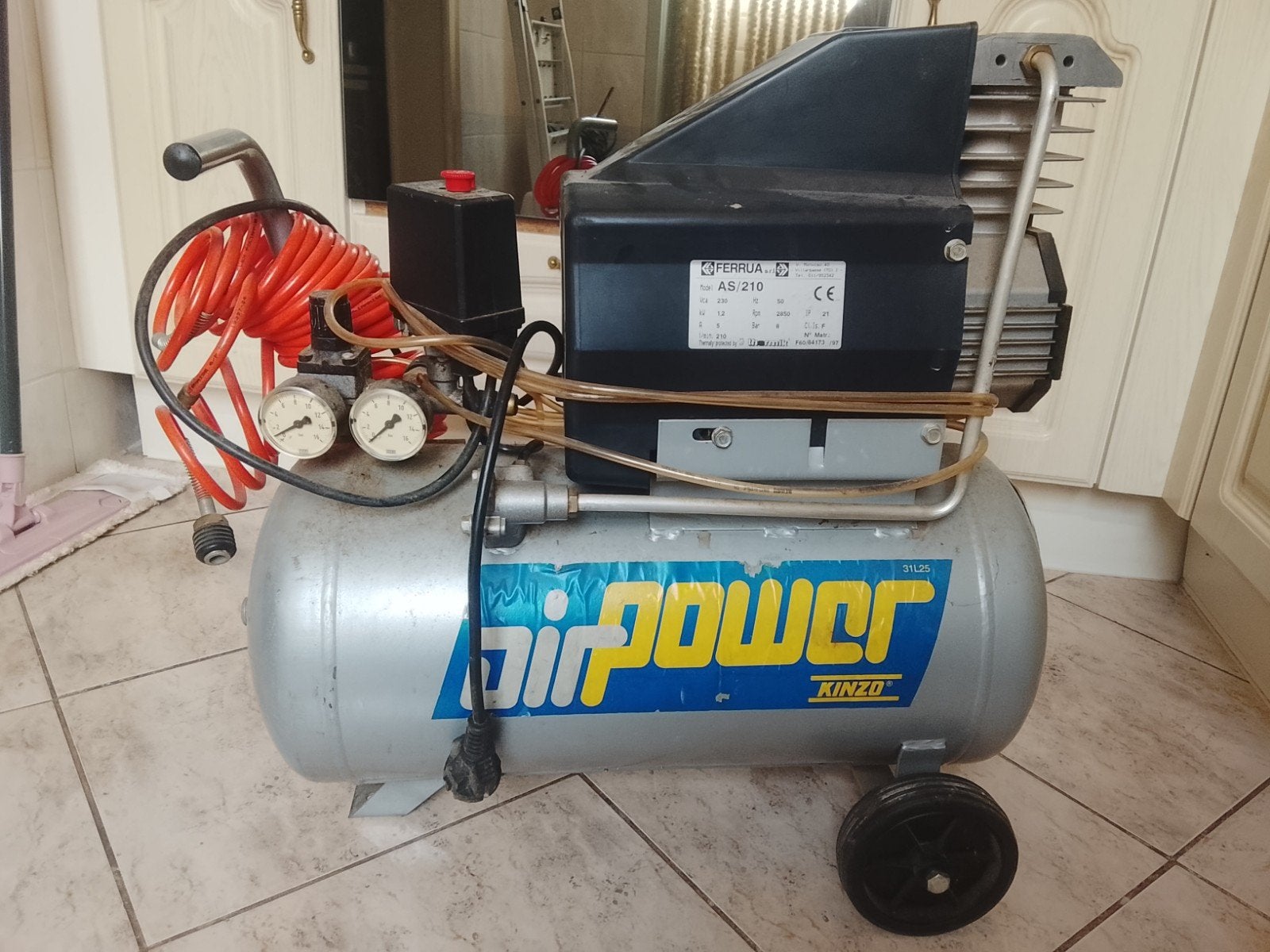 compressor in prima staat, 25 tot 100 liter, Ophalen, Gebruikt, Minder dan 200 liter/min