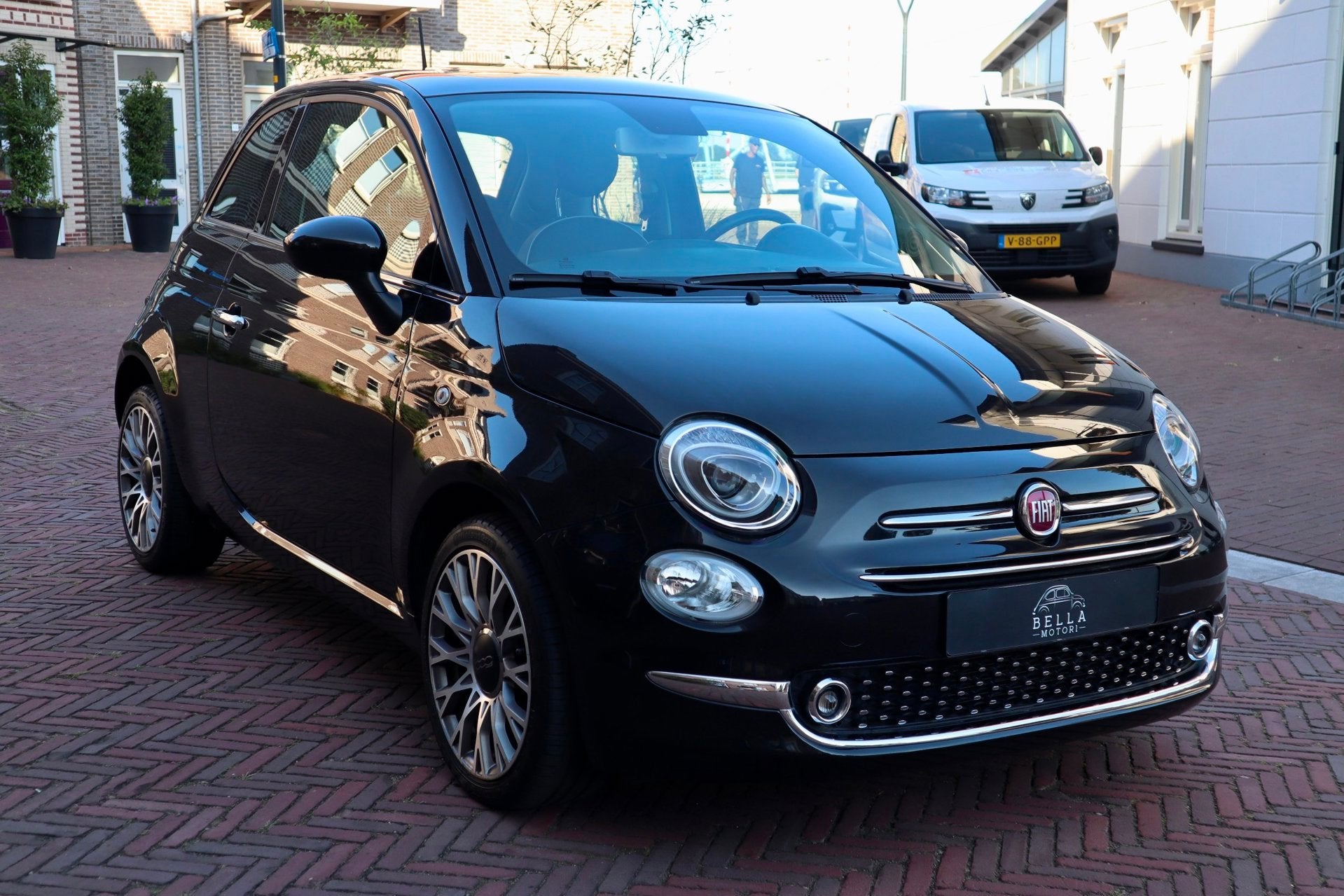 Fiat 500 1.2 Lounge| RIJKLAARPRIJS | Apple CarPlay & Android, Voorwielaandrijving, Gebruikt, 4 cilinders, Leder en Stof