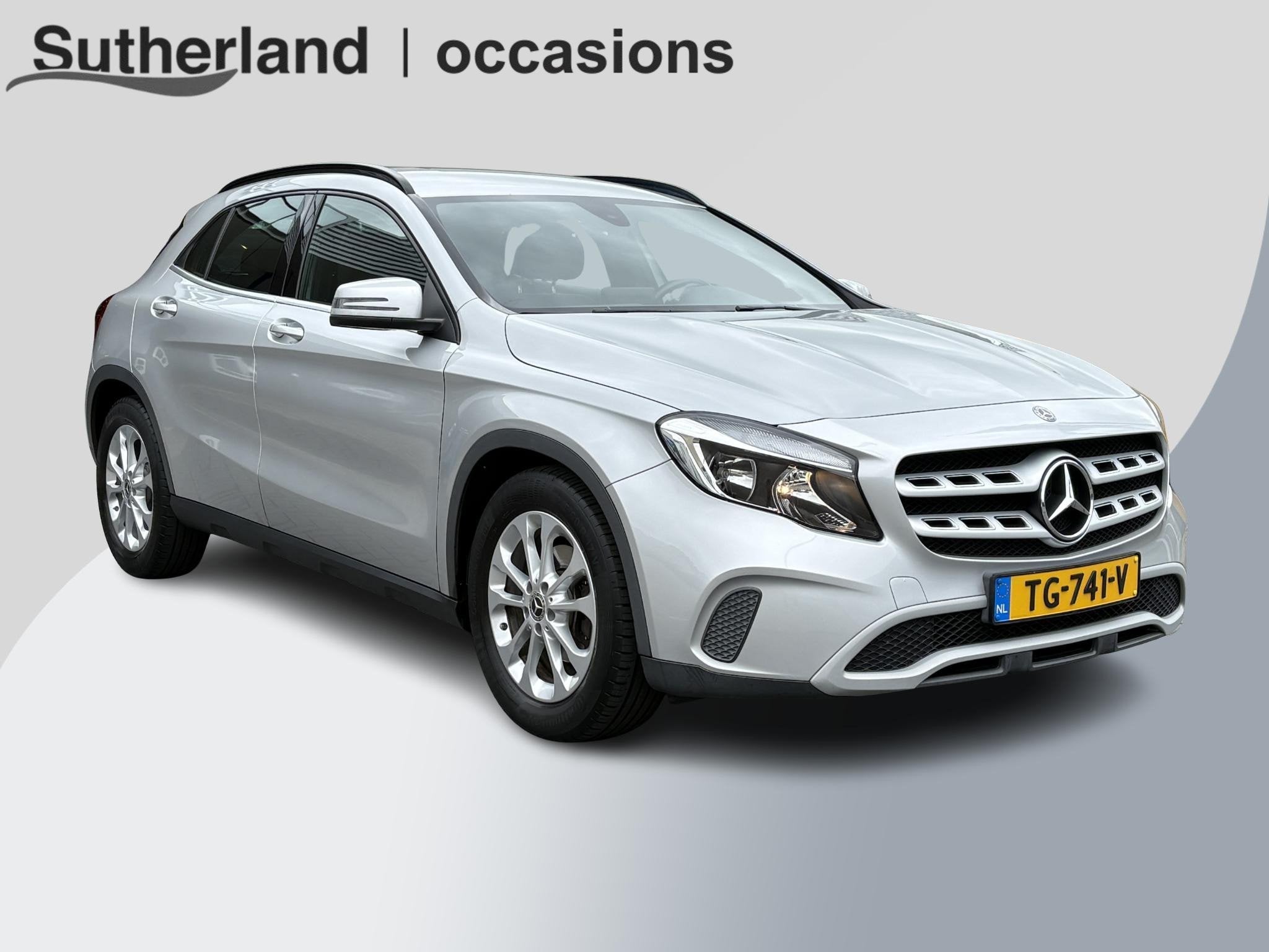 Mercedes-Benz GLA-klasse 180 Business Solution | Automaat |, Auto's, Dealer onderhouden, Gebruikt, 4 cilinders, 715 kg