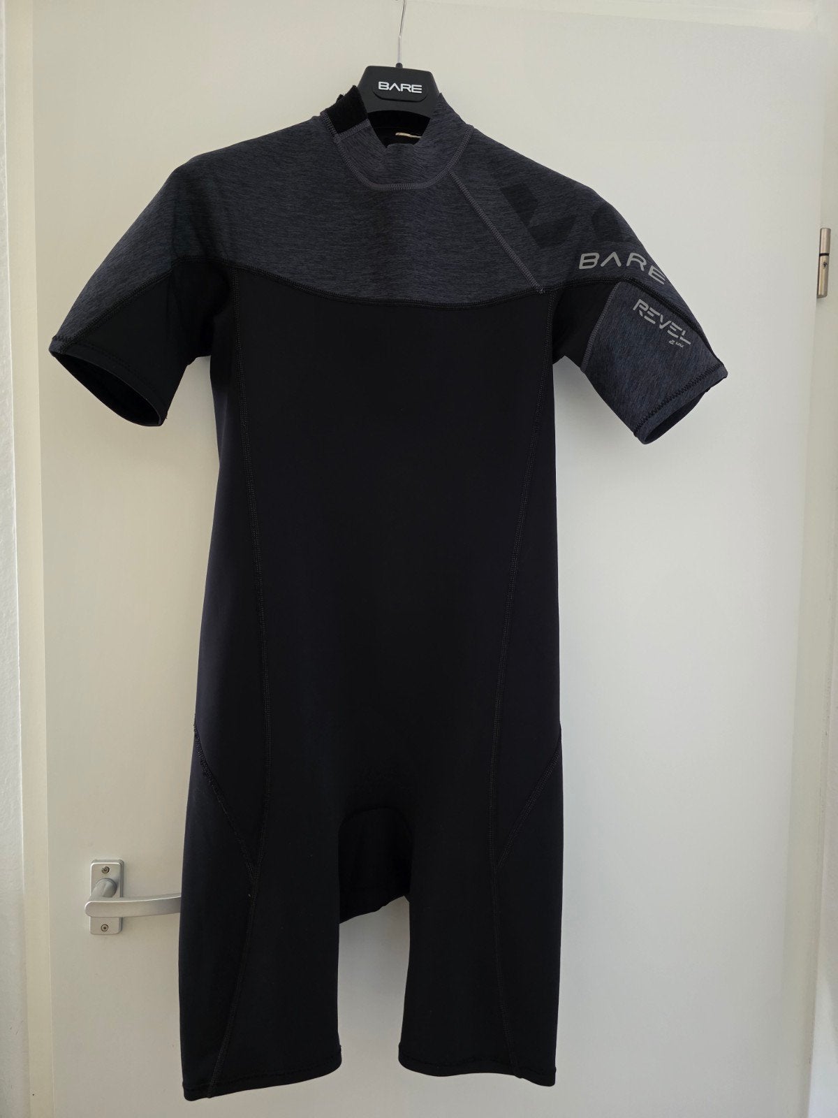 Bare 2mm Revel Shorty Wetsuit Heren ML - Zo goed als nieuw, Ophalen, Wetsuit, Bare, Heer