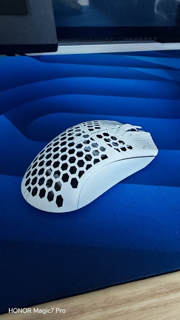 Finalmouse ULX Frostlord (M) wireless gaming muis, Rechtshandig, Gaming muis, Ophalen of Verzenden, Zo goed als nieuw