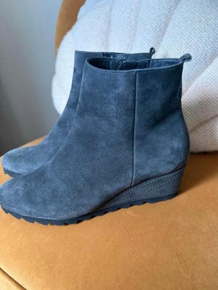 Hassia mooie suède laarsjes met sleehak mt 37,5 NIEUW, Kleding | Dames, Schoenen, Nieuw, Lage of Enkellaarzen, Grijs, Ophalen of Verzenden