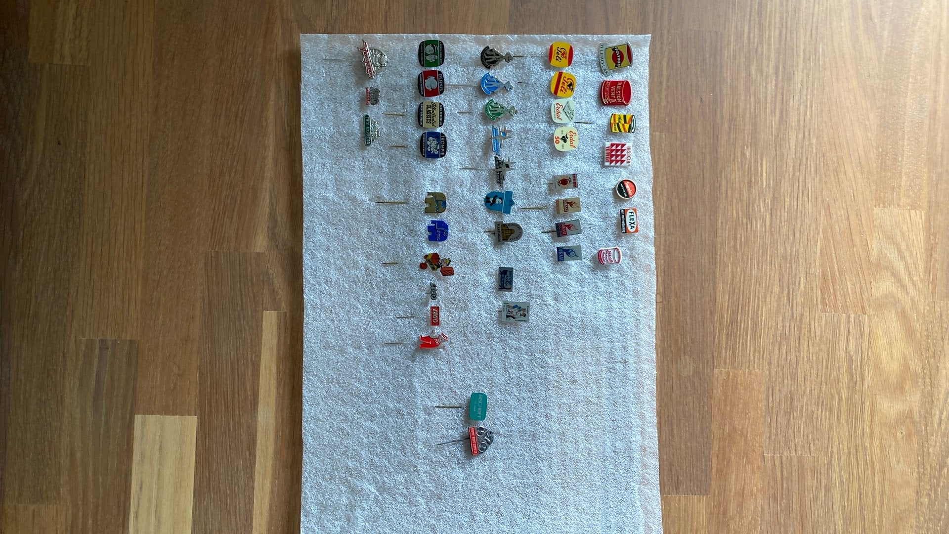 Mooie partij speldjes (39 stuks) o.a MONTINI & LEGO!, Ophalen of Verzenden, Zo goed als nieuw, Overige onderwerpen
