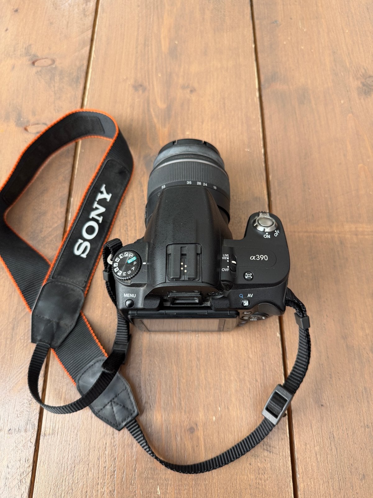 Sony Alpha a390 Spiegelreflexcamera met 18-55mm lens, Ingebouwde flitser, Spiegelreflex, Ophalen of Verzenden, Zo goed als nieuw