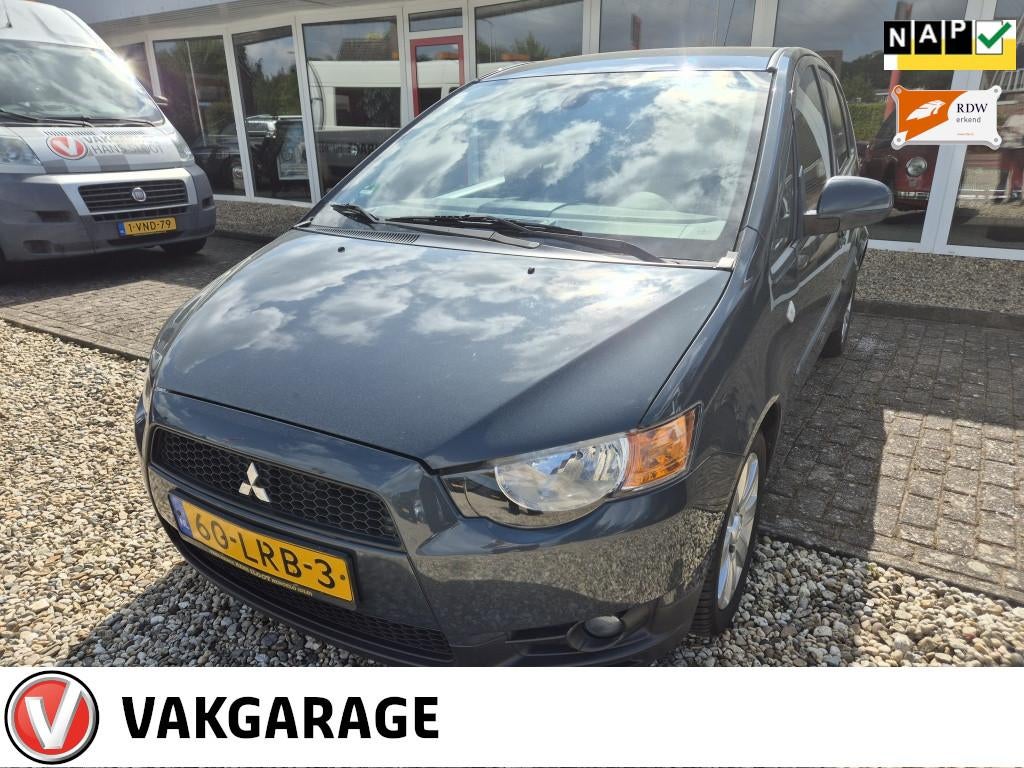Mitsubishi Colt 1.3 trekhaak, hulpveren,lm.velgen (bj 2010), Auto's, Automaat, Gebruikt, 31 €/maand, Colt