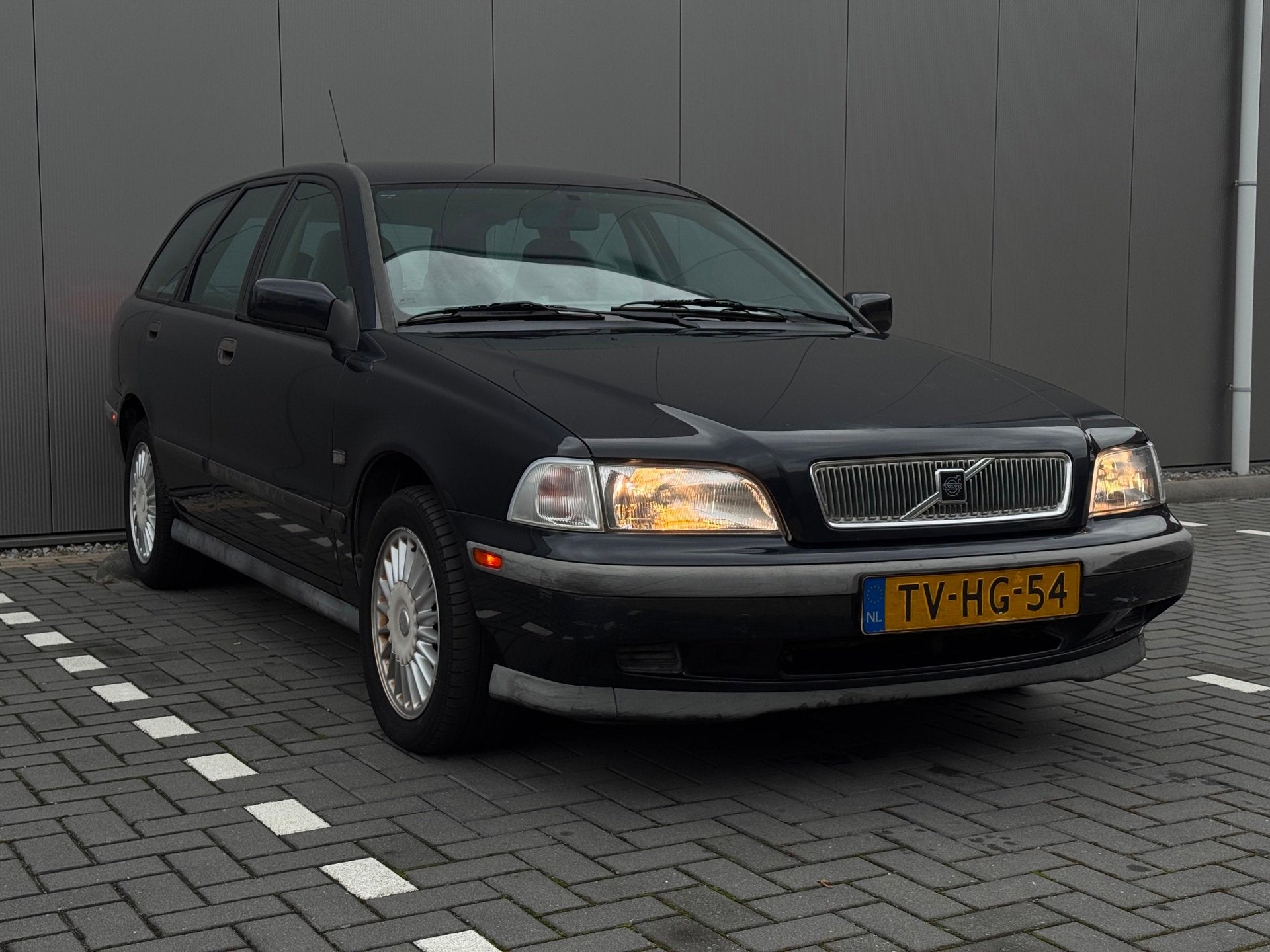 Volvo V40 1.8 Exclusive | Automaat | APK 26-09-2027 | stoelv, Auto's, Stof, Gebruikt, 4 cilinders, 116 pk