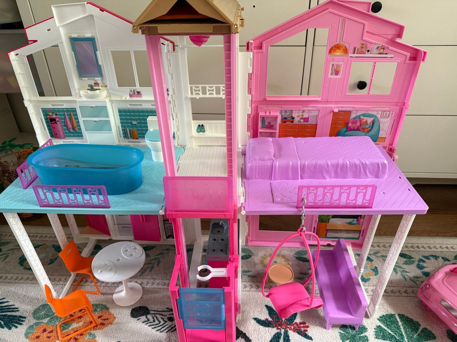 Barbie Droomhuis met auto en accessoires, Ophalen, Zo goed als nieuw, Poppenhuis