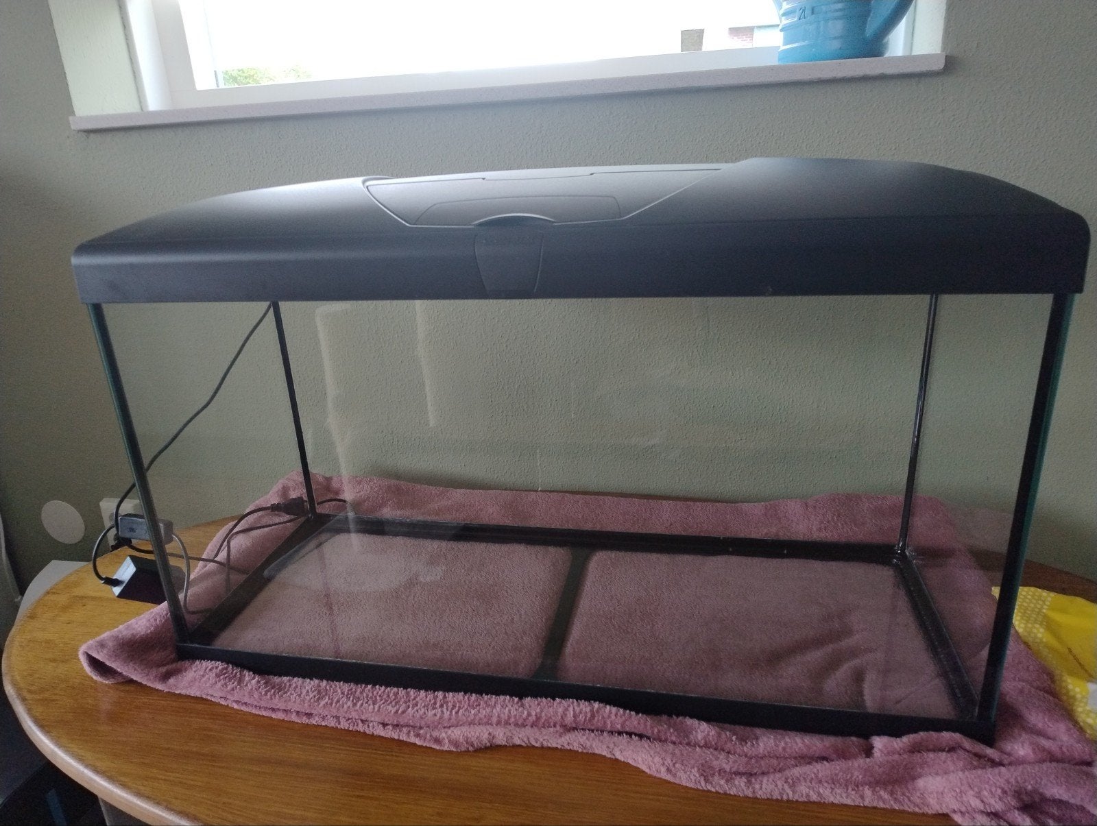Aquarium ferplast 100 liter 80x30x40, Ophalen, Inclusief deksel, Zo goed als nieuw, Gevuld zoetwateraquarium