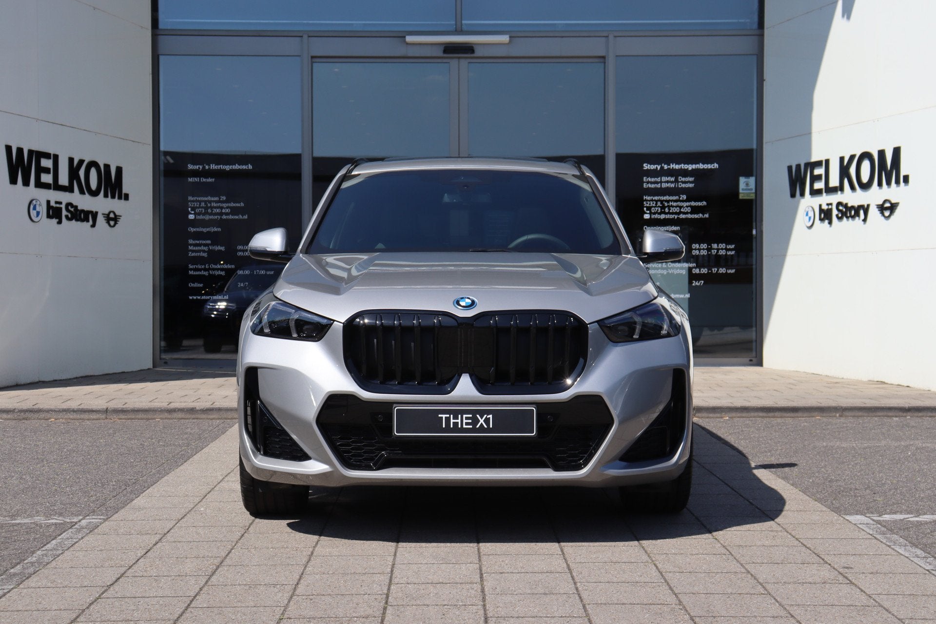 BMW X1 xDrive25e M Sport Automaat / Panoramadak / Trekhaak /, Auto's, Zwart, Zwart, Leder, Bedrijf