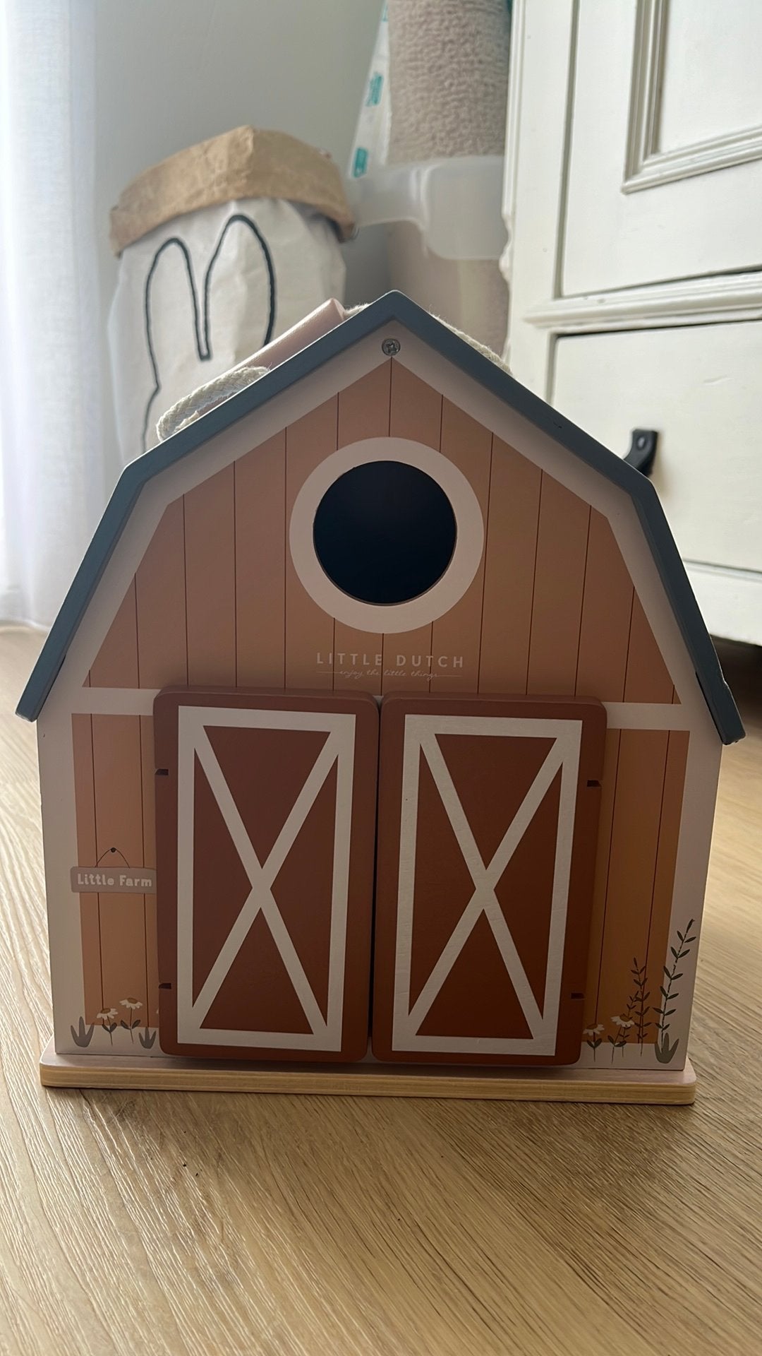 Little Dutch draagbaar poppenhuis boerderij, Ophalen, Zo goed als nieuw, Poppenhuis