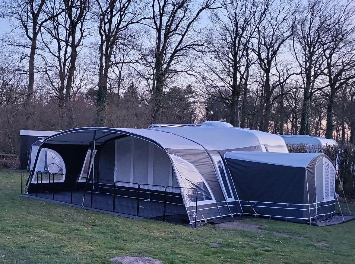 Knaus sport 420 QD uit 2006 met mover en airco, Caravans en Kamperen, Caravans, Vast bed, Treinzit, 750 - 1000 kg, Particulier