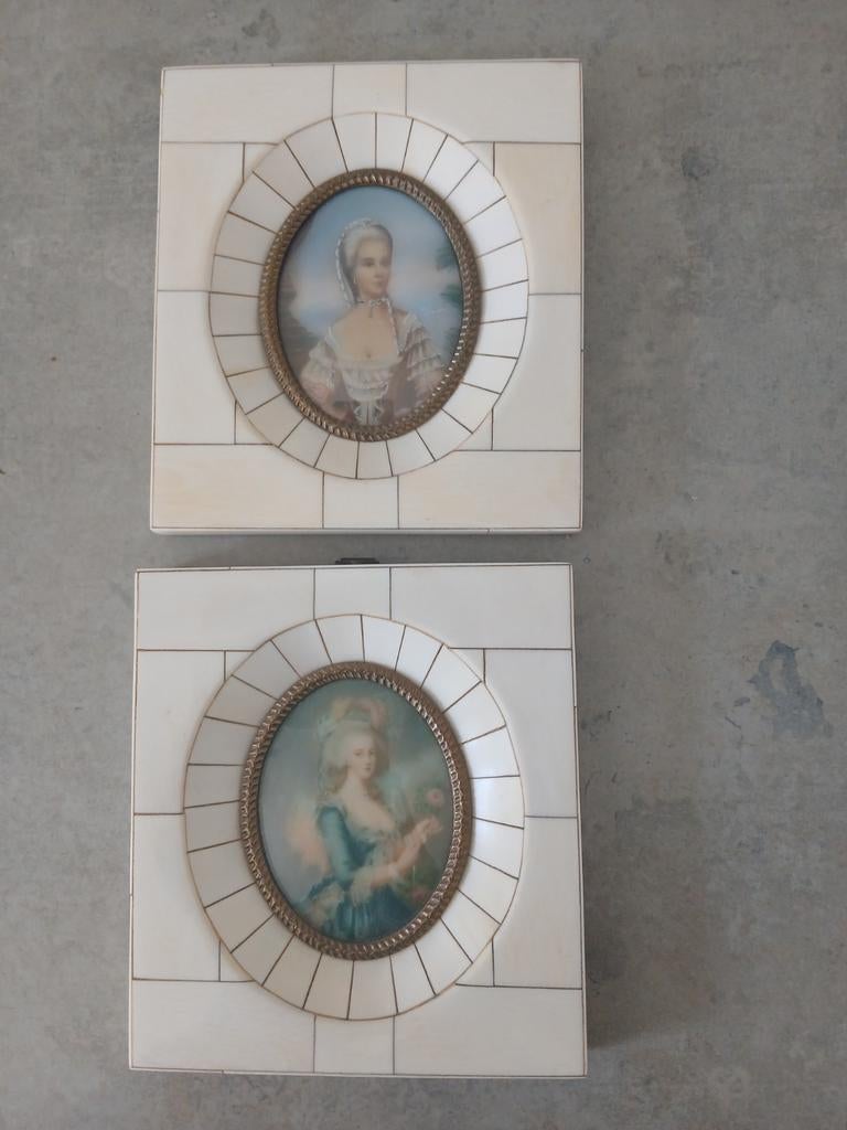 Twee Antieke Franse miniatuur portretjes, Ophalen