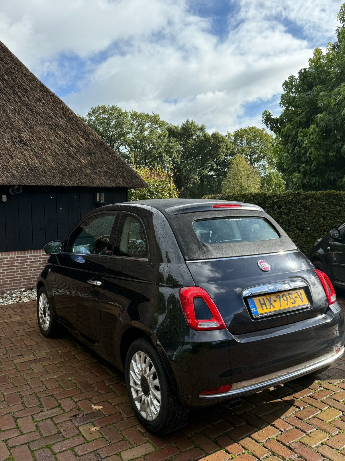 Fiat 500C Twinair Turbo 80pk 2016 Zwart, Auto's, 31 €/maand, Cabriolet, Zwart, Origineel Nederlands