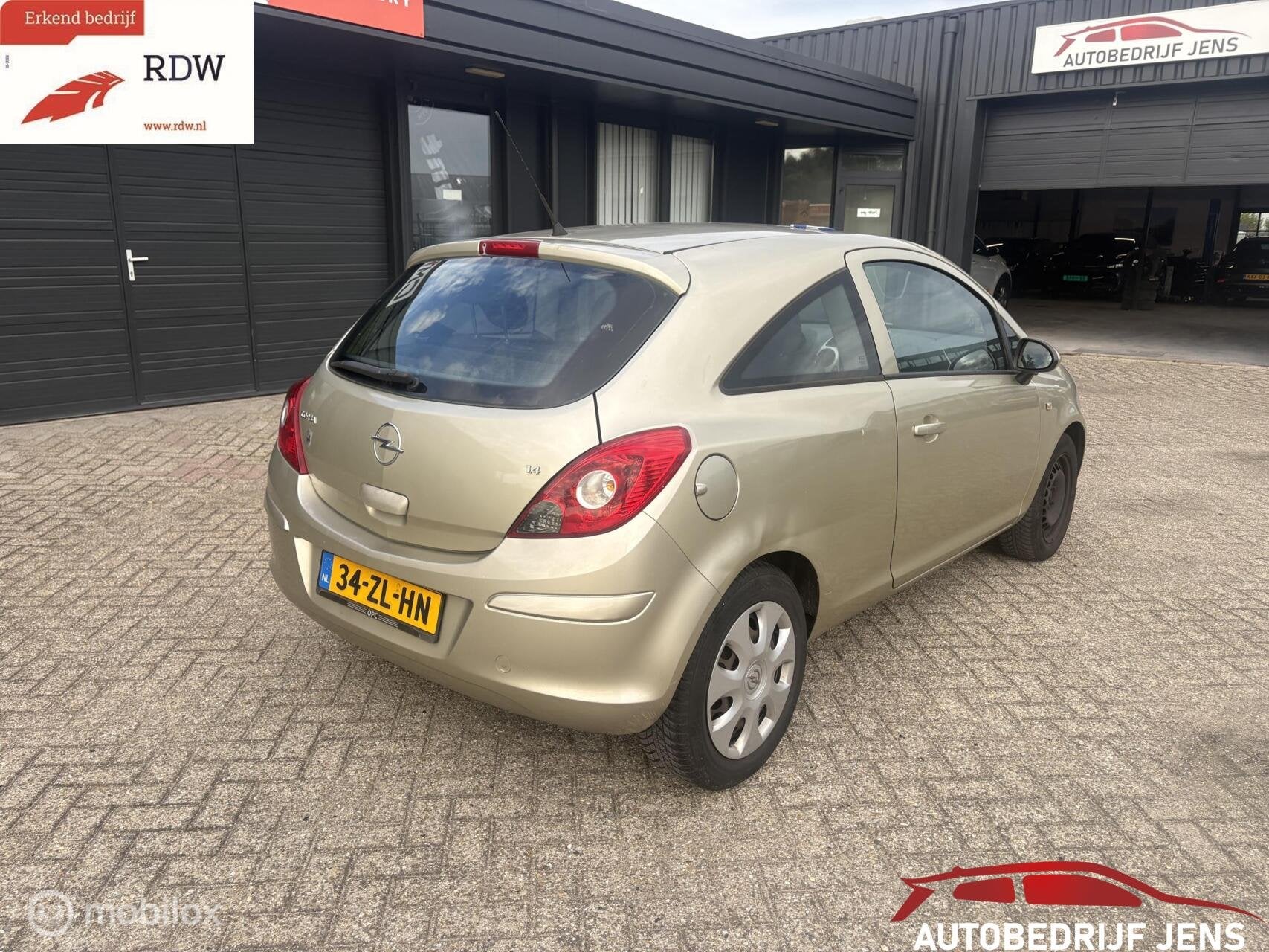 Opel Corsa 1.4-16V Cosmo, Auto's, 15 km/l, Gebruikt, 4 cilinders, Origineel Nederlands