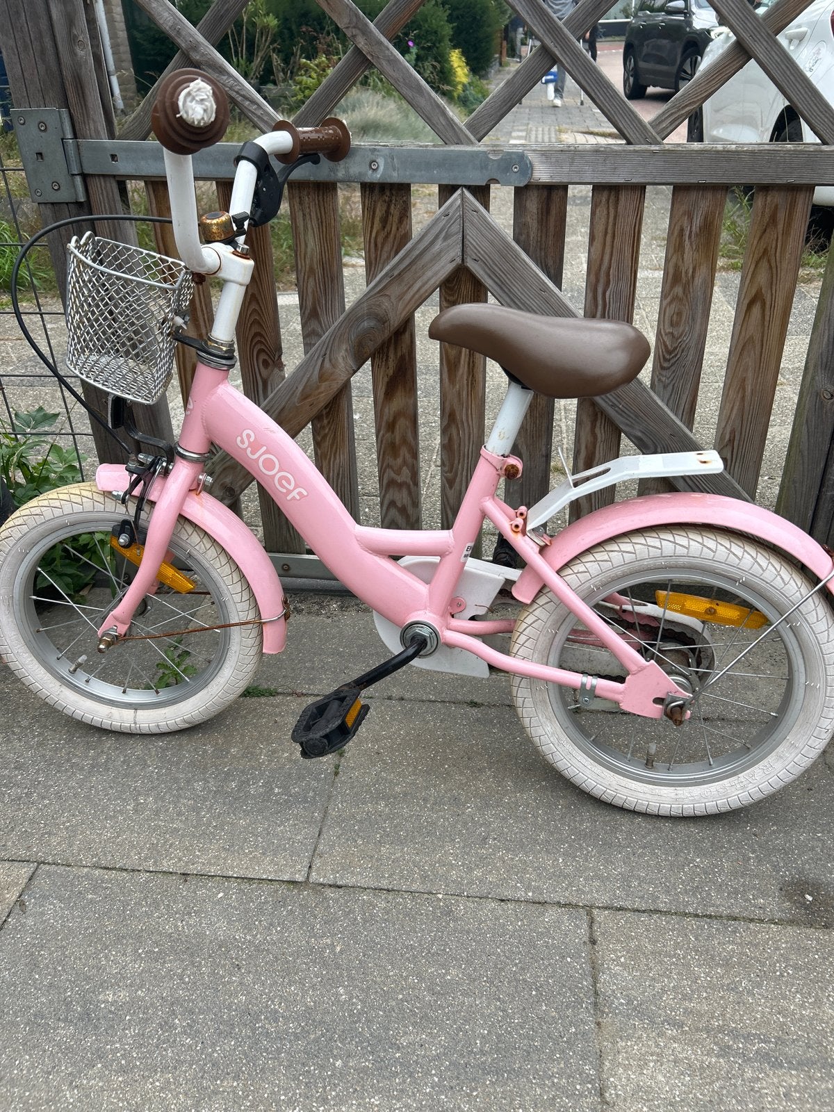 Sjoef kinderfiets roze, Ophalen, Terugtraprem, Zijwieltjes, Gebruikt