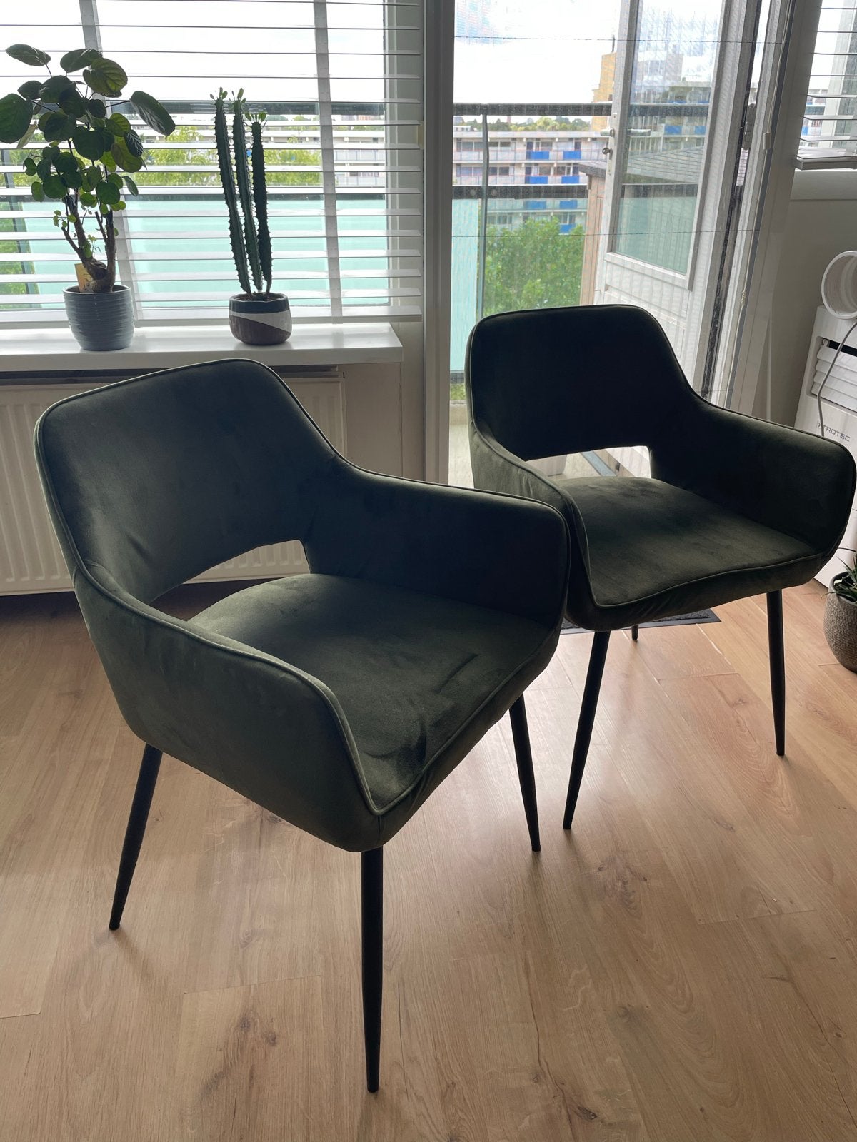 Set van 2x donker groene eetkamerstoelen - Zo goed als nieuw, Huis en Inrichting, Stoelen, Ophalen, Twee, Overige kleuren, Zo goed als nieuw