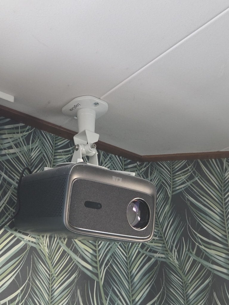 Beamer KJM K3 WiFI & JBL surround speakers. Met scherm!, LED, Ophalen of Verzenden, Zo goed als nieuw, KJM