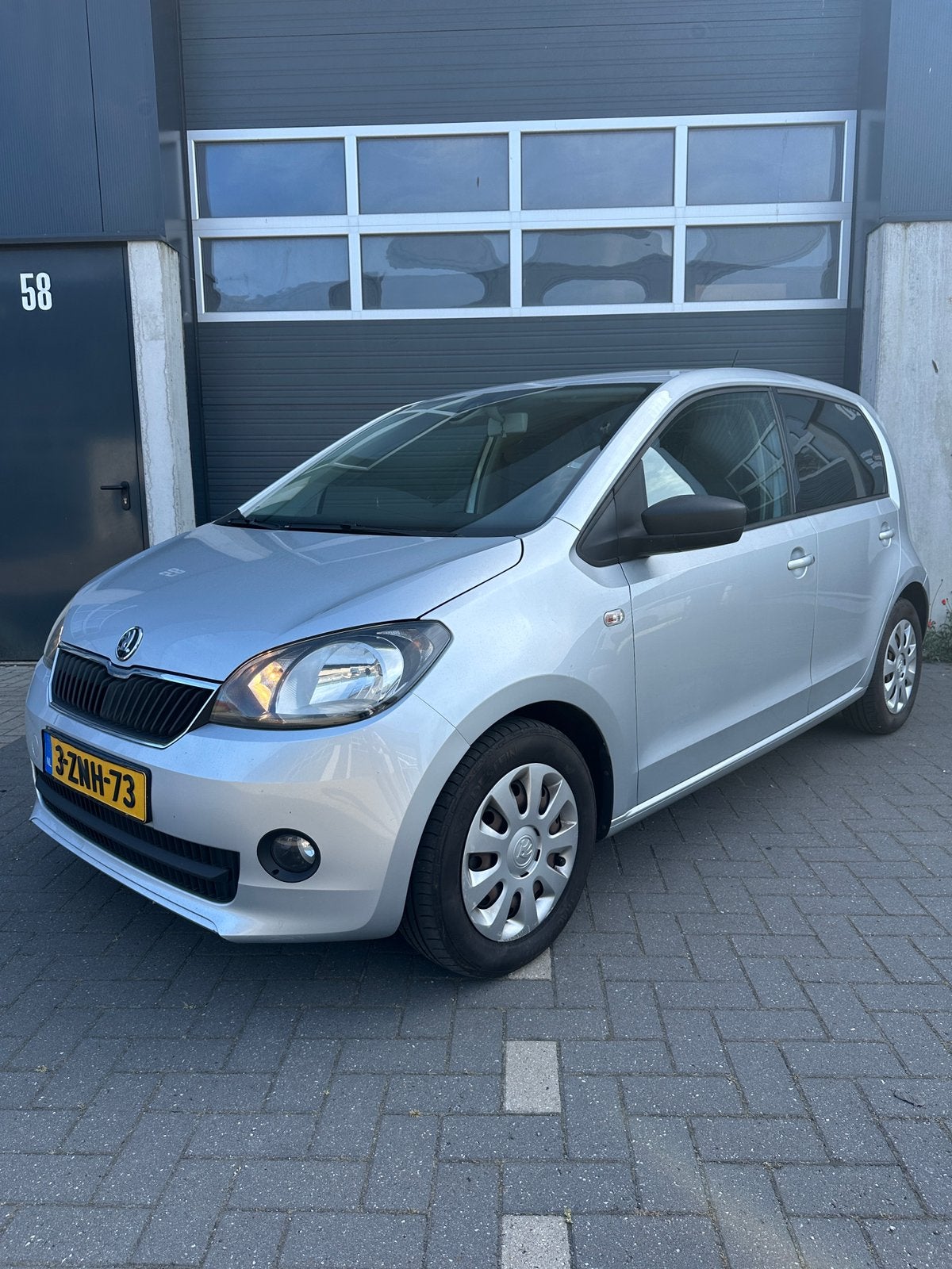 Skoda Citigo 1.0 60pk Greentech 2015 Grijs 1e eigenaar, Auto's, Voorwielaandrijving, Stof, 840 kg, 4 stoelen