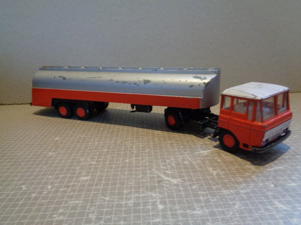 lion daf 2600 tank wagen rood, Ophalen of Verzenden, Zo goed als nieuw, Bus of Vrachtwagen, Lion Toys