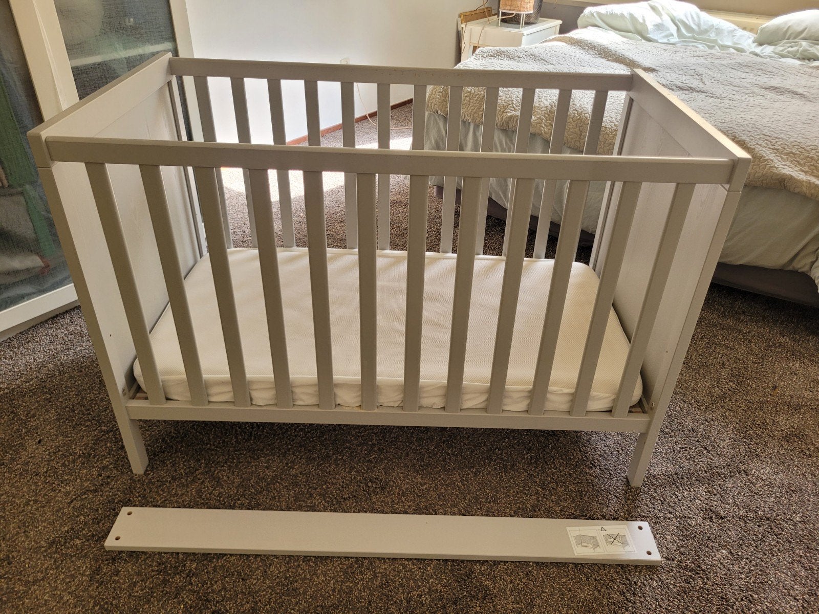 Ikea ledikant lichtgrijs met matras, Ophalen, Gebruikt, Minder dan 140 cm, Matras