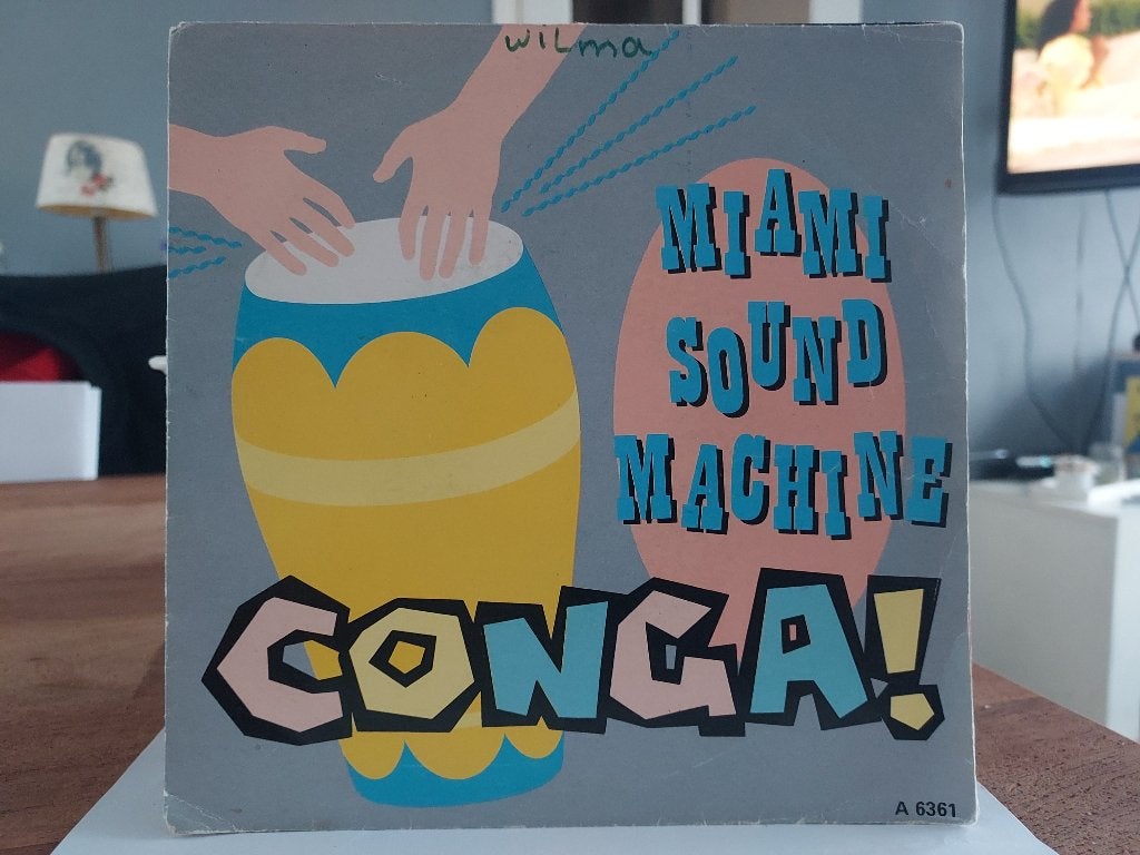 7" Single Miami Sound Machine - Conga / Mucho Money, Ophalen of Verzenden, Gebruikt