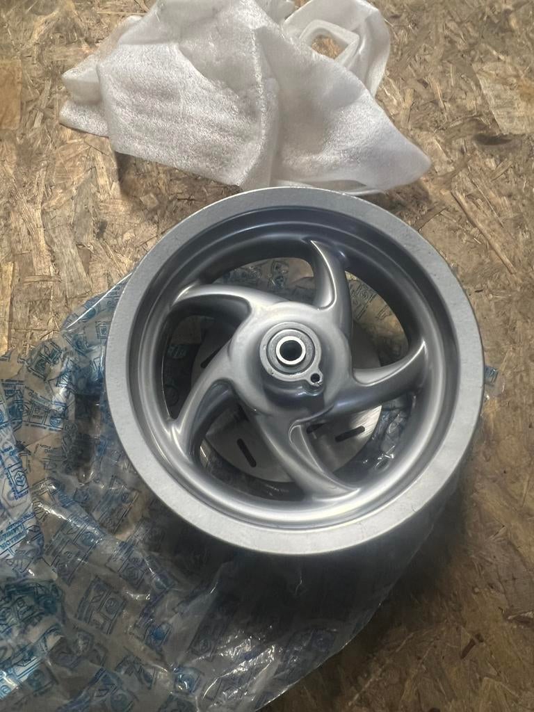 NOS typhoon xr en gilera stalker voorvelg voor velg wiel, Ophalen of Verzenden