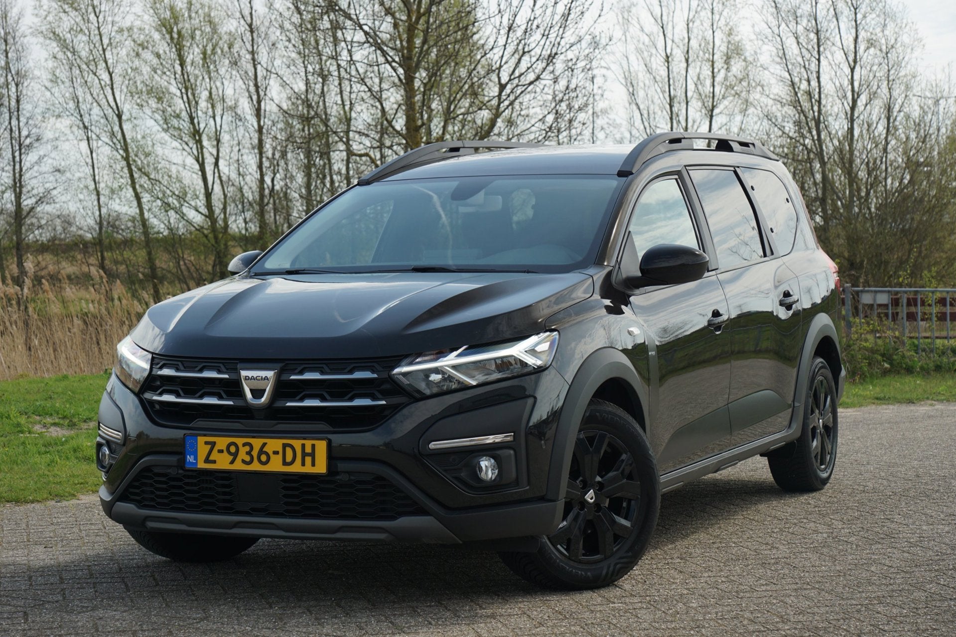 Dacia Jogger 1.0 TCe Extreme 7p. | \ | Camera/Carplay/Stoelv, Voorwielaandrijving, Dealer onderhouden, Stof, Gebruikt