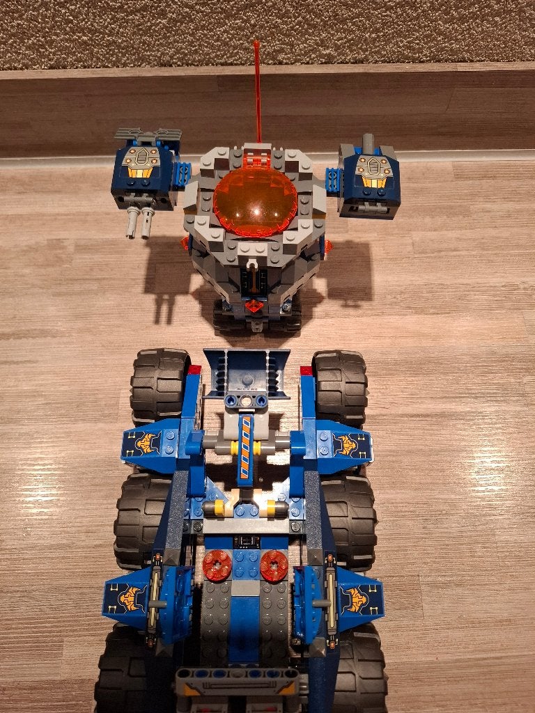 LEGO Nexo Knights -- Axl's torentransport (70322), Kinderen en Baby's, Overige thema's, Lego, Ophalen of Verzenden, Zo goed als nieuw