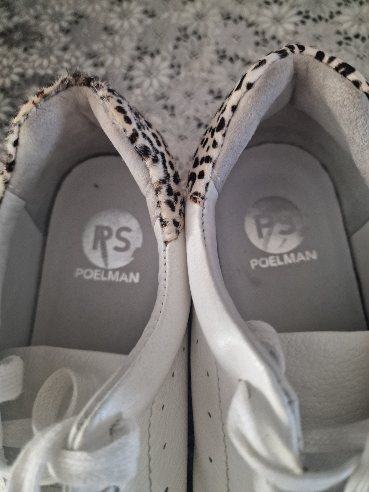 Dames poelman snickers maat 41 zo goed als nieuw wit, Ophalen, Poelman, Wit, Dansschoenen