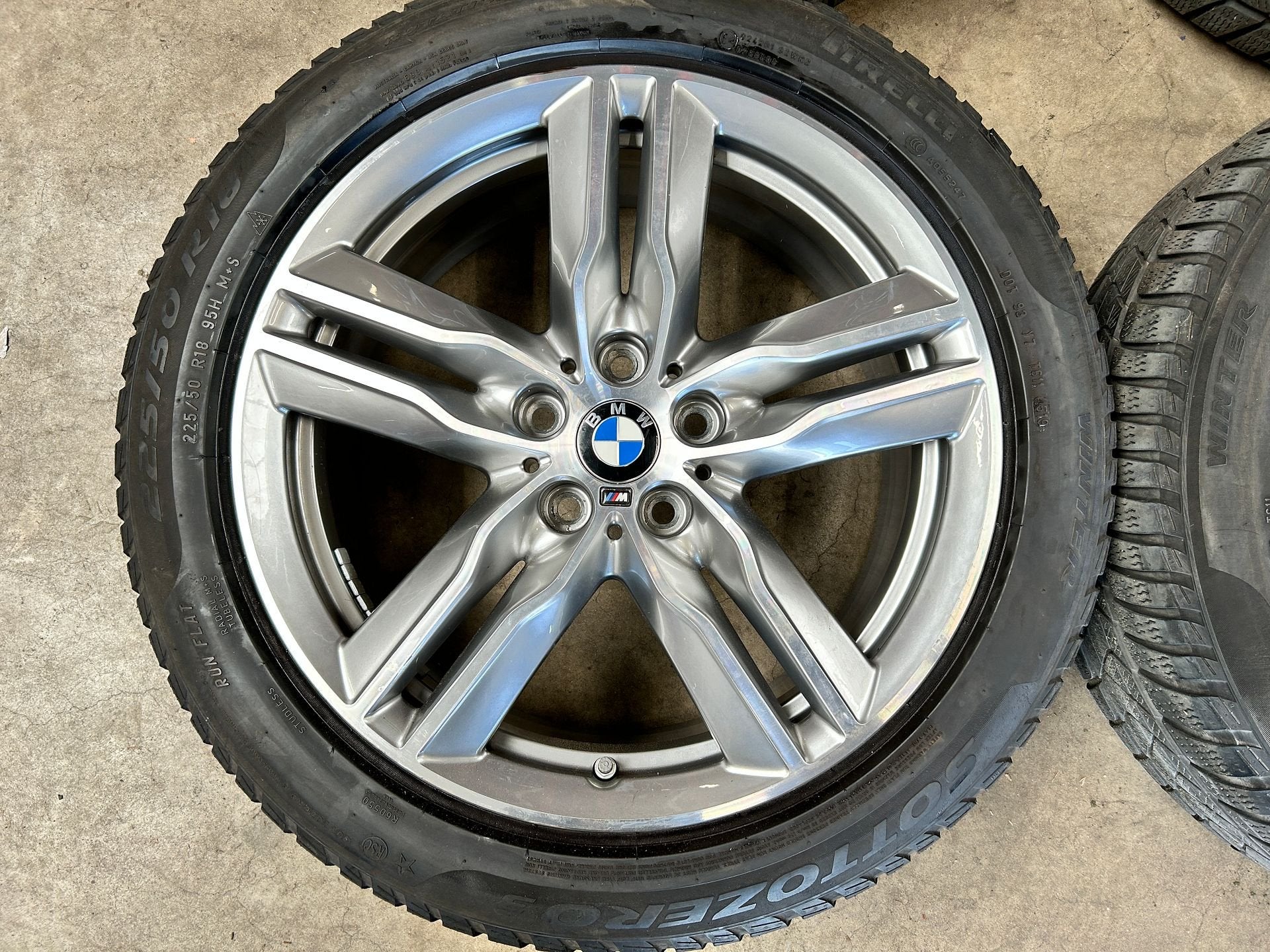 18 inch originele velgen + winterbanden BMW X1 F48 X2 F39, 18 inch, Gebruikt, -, -