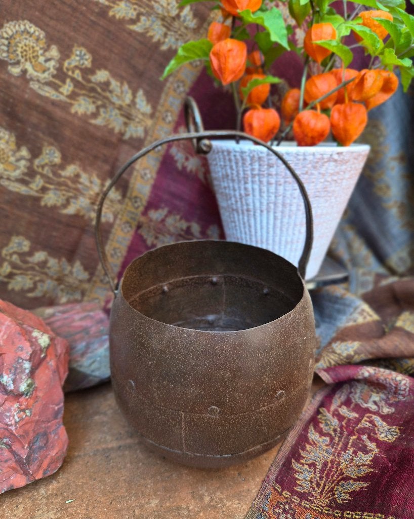 Vintage Indiase ijzeren kookpot met een prachtige patina, Minder dan 50 cm, Gebruikt, Rond, Ophalen of Verzenden